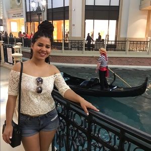 Meet your Posher, Isaovic